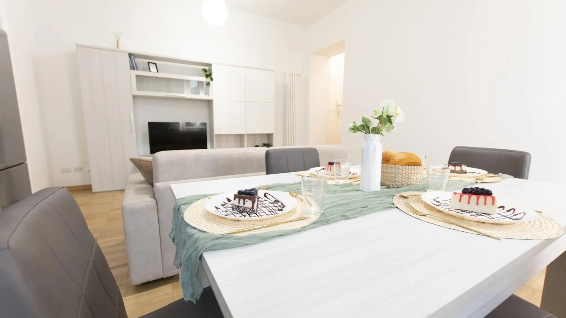 We Home - Premuda Boutique, Milano